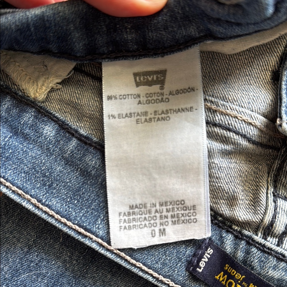 Vintage Levi's Jeans - Picture 4 of 5